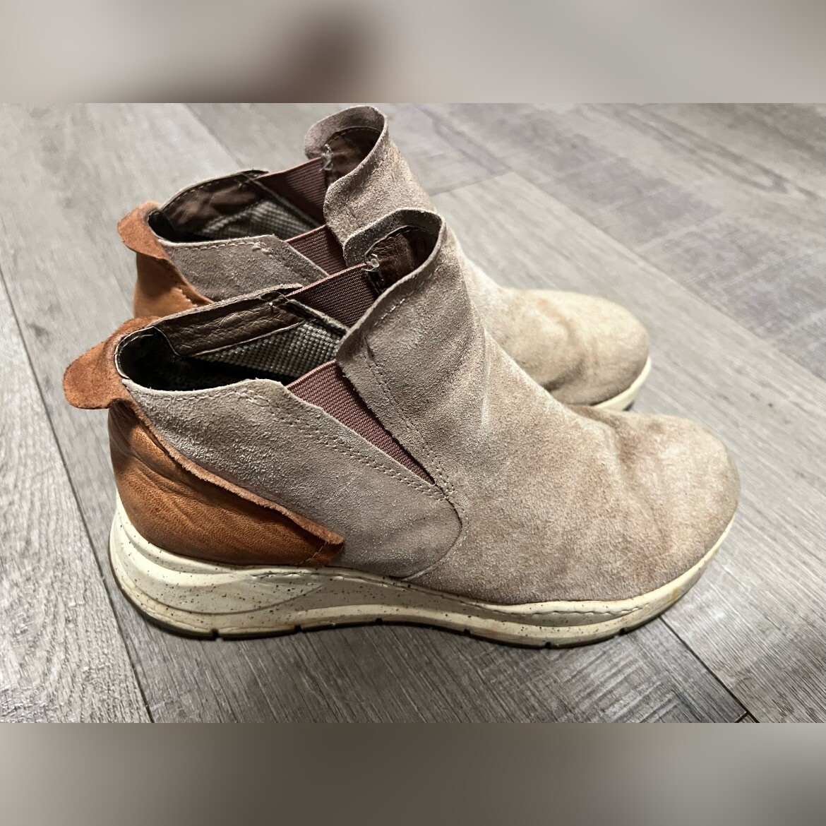 Bionica Women's All Weather Oana Suede Bootie Shoes Size