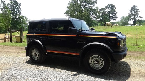 2022 Ford Bronco BASE - Picture 3 of 23
