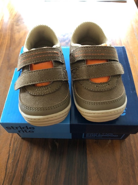 infant size 4 sneakers