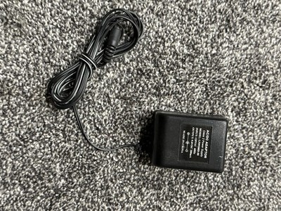 AC/DC ADAPTOR Class 2 Power Supply MODEL LF09200D-08 INPUT: 120VAC 60Hz