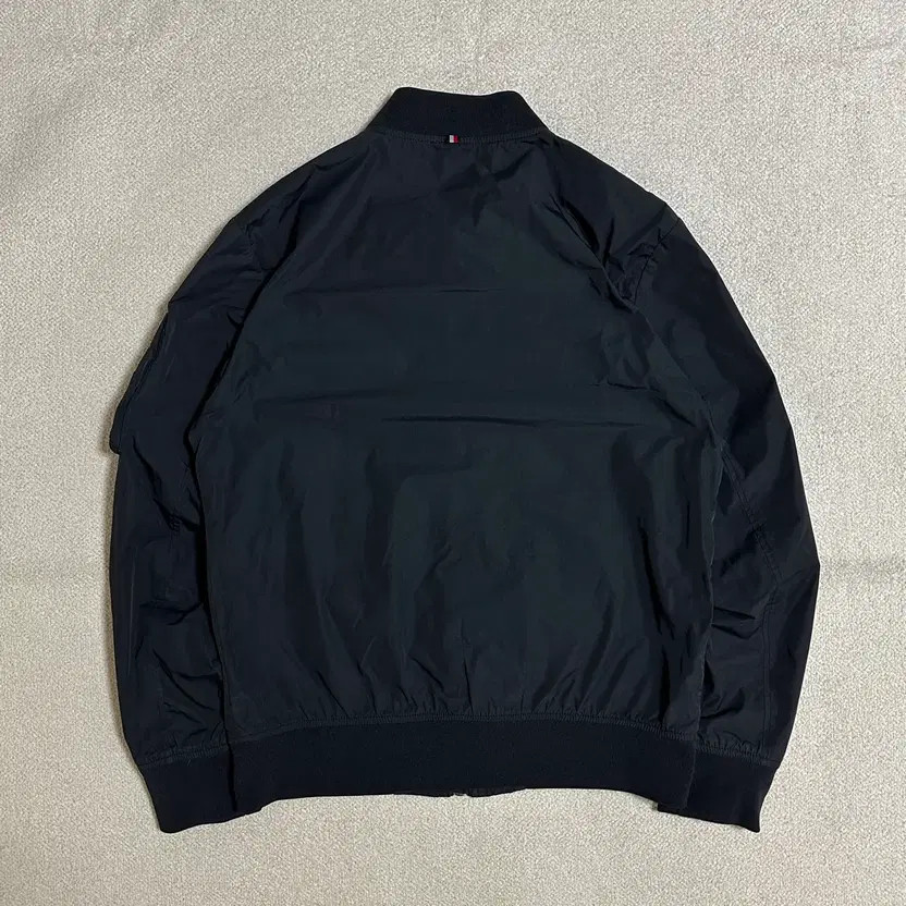 Tommy Hilfiger Basic Solid Bomber Jacket M Black - image 2