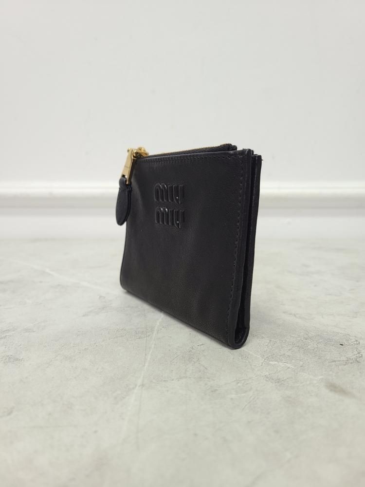 [MiuMiu] Small Materase Zipper Wallet-Black / ☆送料込☆ Miu Miu Black Leather Lettering Logo Zip Wallet Small