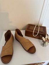 Ladies Free People Summer Open Side Quality Light Tan  Leather Shoe size 5 (38)