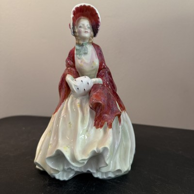 Royal Doulton Figurine ''Her Ladyship'' HN 1977  - 1945 Bone China England Estate