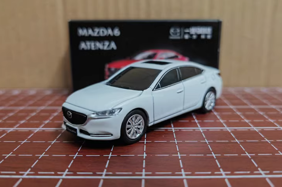1/64 Dealer version diecast car model Mazda 6 ATENZA White