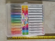 Brilliant Brush Washable Markers Set 12 Pens Soft Tip Case Stocking Stuffer Gift