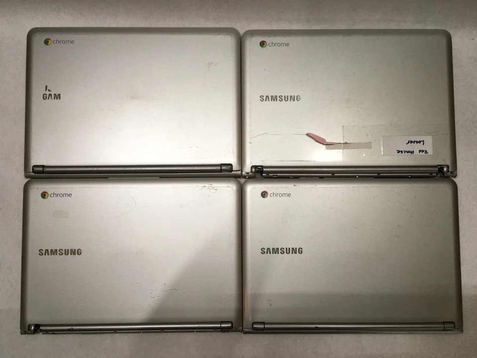 Lot of 10 Samsung Chromebook XE303C12 All Power On Screen/ Hinge Issues- FT - Image 3 of 4