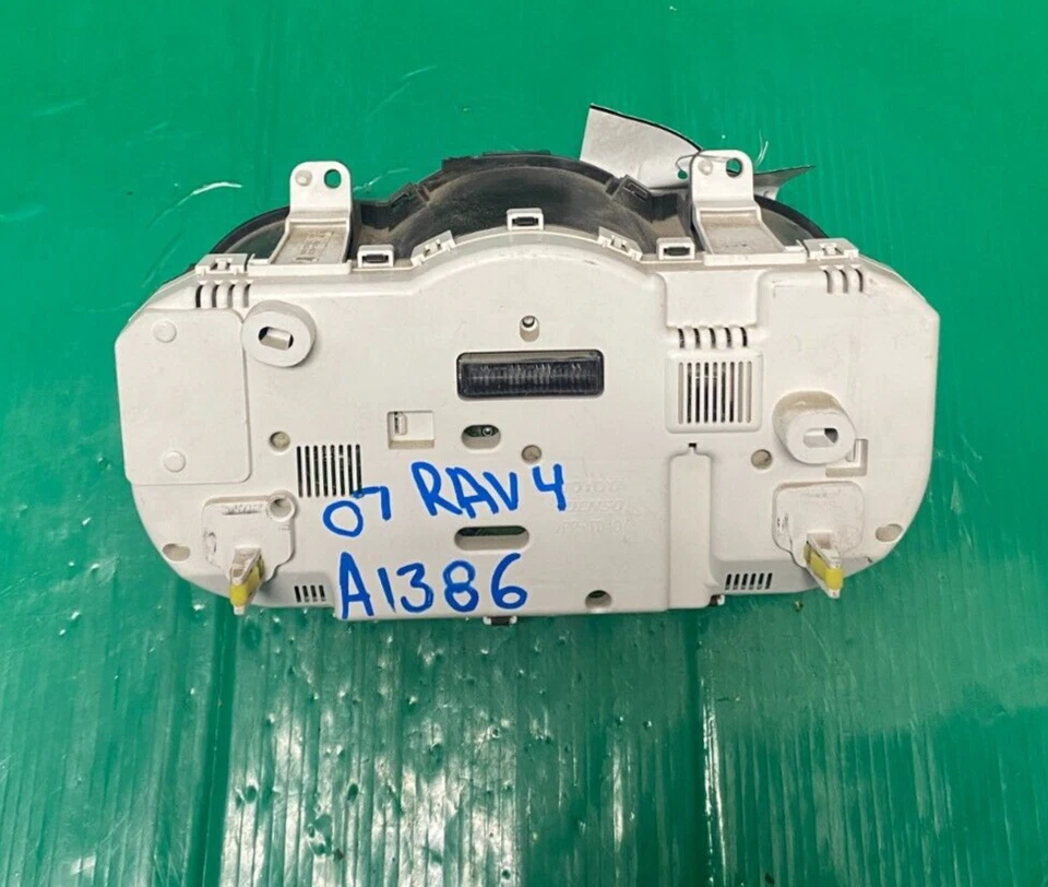 Cuadro de instrumentos velocímetro Toyota Rav4 2006-2008 121 k millas 83800-42C30 Foto 2 de 3