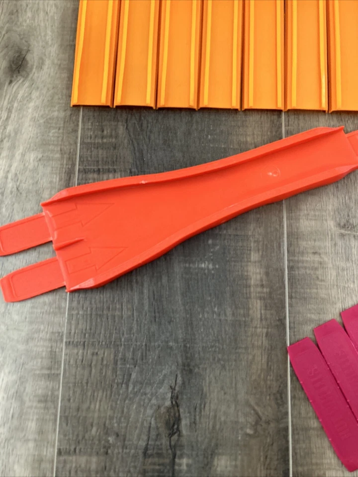 1960s Mattel Hot Wheels Lot of 15 Straight Tracks 24" & 12 Joiners 1 Red Track - Image 2 of 4