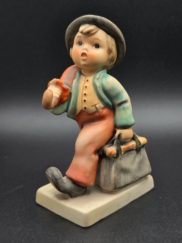 Hummel "MERRY WANDERER" Figurine;  HUM 11/0  TMK3  Small Stylized Bee c.1960-72