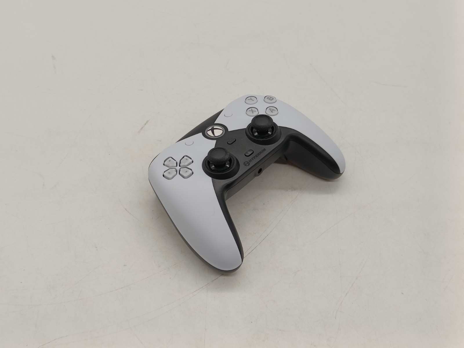 Hyperkin The Competitor controller USB-C wired white for Xbox PC M01638-WH