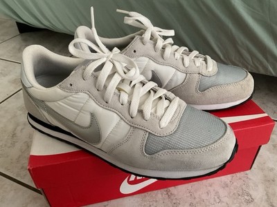 NIKE GENICCO - PR PLTNM/MTLLC SLVR-WHITE-BLK - Retro Sneaker Schuhe, Weiß Silber