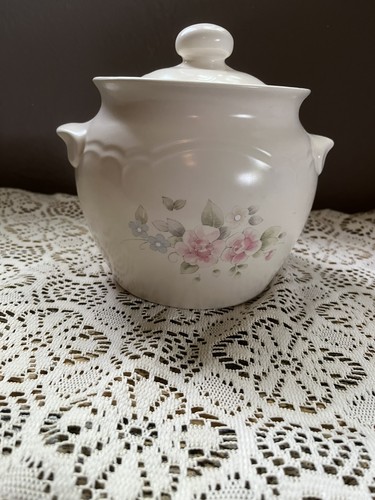 Pfaltzgraff Tea Rose Bean Pot & Lid, Lugged Handles- Vintage Rare Find USA - Picture 3 of 9