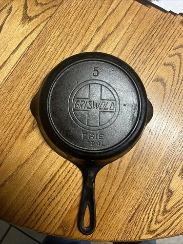 Griswold #5 Cast Iron Skillet 724L, Erie Slant Logo w/ Heat Ring Good Condition