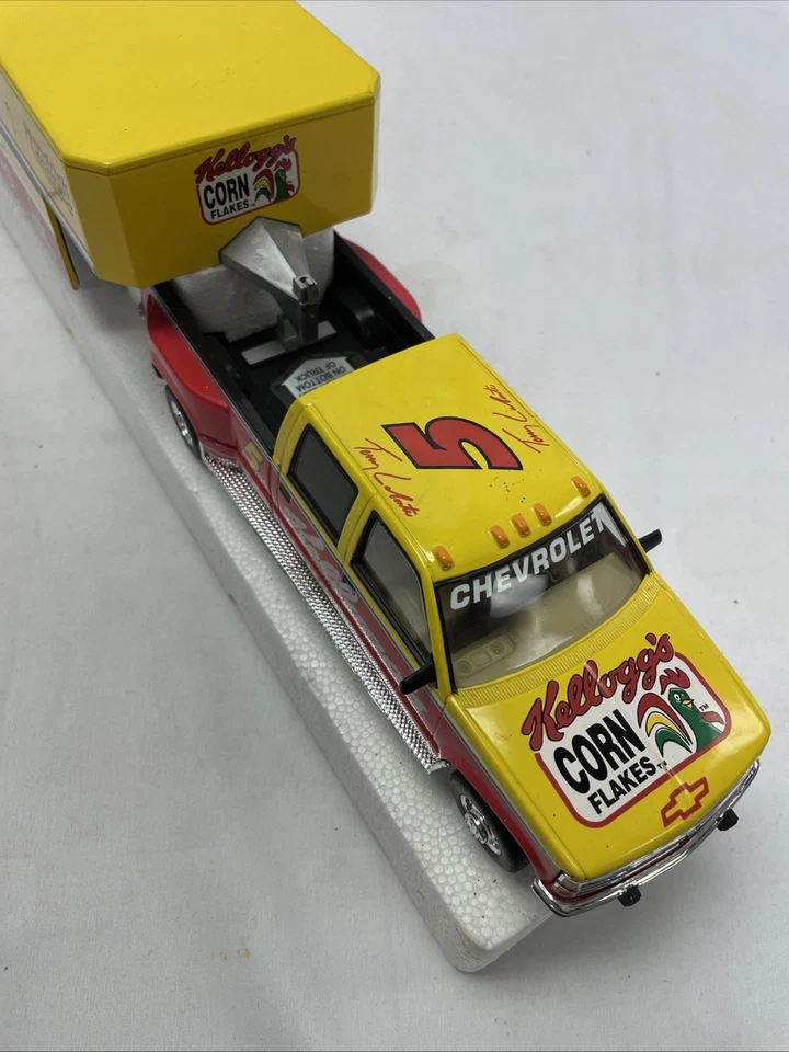 Terry Labonte #5 Diecast Bank Race Car Hauler Kellogg's 1/25 Scale, See Pics - Image 2 of 4