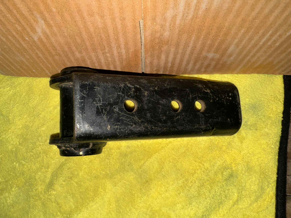 New Old Stock Toyota Land Cruiser FJ40 4* series Rear Spring Hanger ...