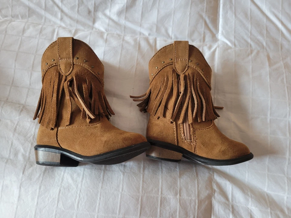 Oshkosh Niños Nuevas Niñas Imitación Gamuza Flecos Botas de Vaquero Talla 5 Niño Pequeño Marrón Foto 2 de 4