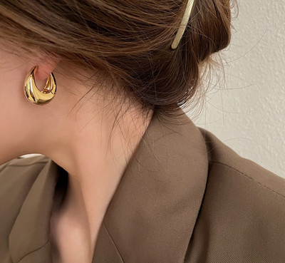 Women's Elegant Trendy Metal Hoop Earrings Party Accessories Round Earrings