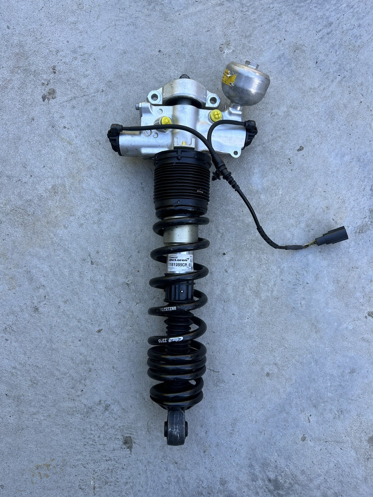 McLaren 650s Front Left Strut Shock Absorber  11B1399cp_03