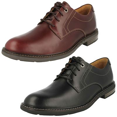 clarks unelott plain black