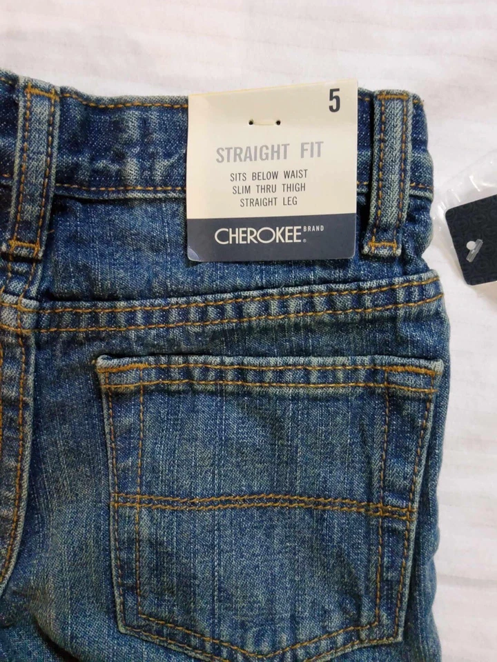 Pantalones de mezclilla marca Cherokee calce recto para niños talla 5 Foto 4 de 4