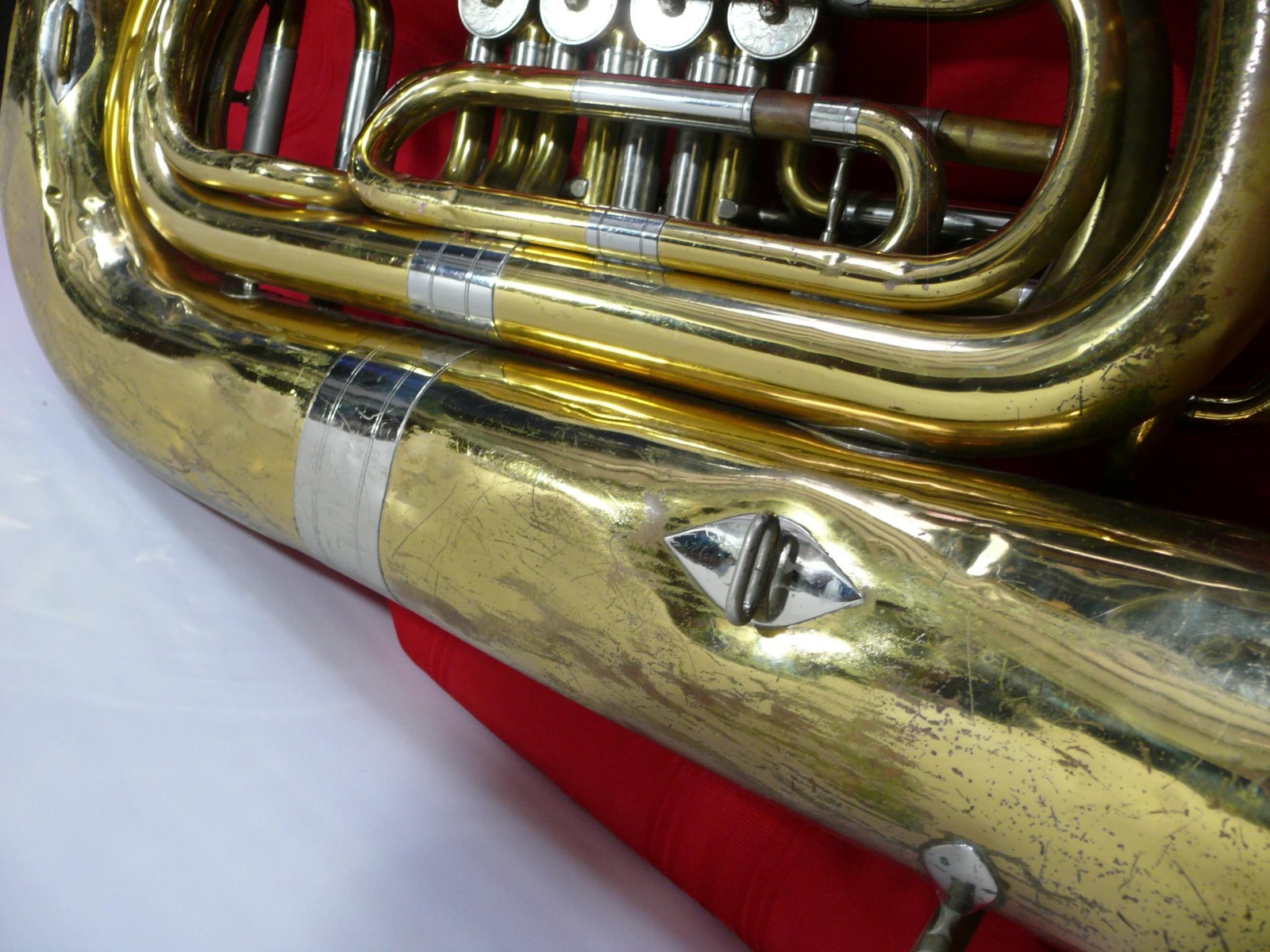 Mirafone 6102 Tuba for parts or repair. Missing mouthpiece and no case