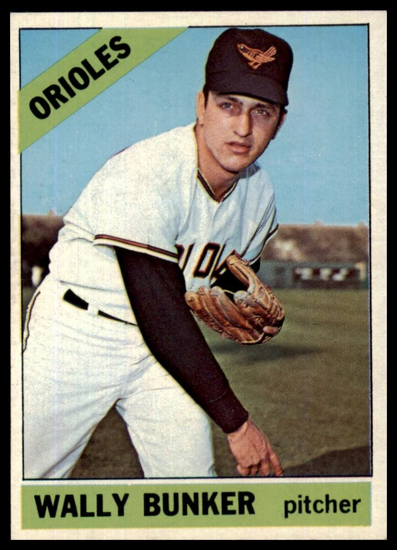 1966 Topps Set Break Wally Bunker #499 NrMint or better Combine Shipping