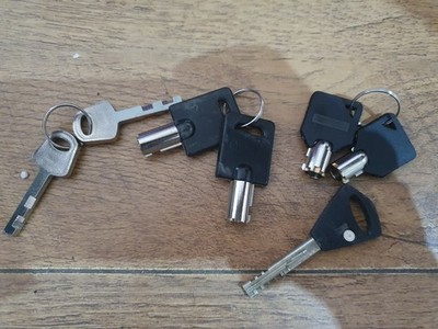 Restposten 7x zufällige alte Vintage Unikat kleine Schrank Schublade Schloss Schlüssel