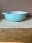 PYREX #024 Turquoise/Pale Blue 2 Qt. Cinderella Mixing Bowl w/Handles