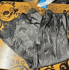 VINTAGE SUPER SATIN BY VINCENT HALF SLIP WITH LACE . BLACK. DUPONT ANTRON lll