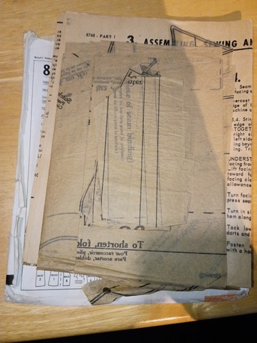 Vintage McCall's Teen Jacket Skirt Pants Top Pattern #8768 Size 12, Bust 32 CUT - Picture 3 of 3