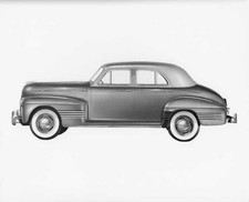 1941 Pontiac Custom Torpedo Four-door Sedan Press Photo 0016