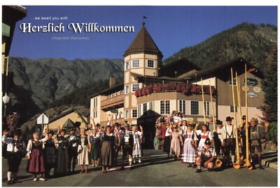 Postcard WA Leavenworth Bavarian-styled Villagers Cascade Mountains Welcome