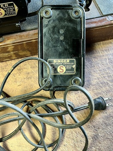 Singer AK 1951 Vintage Sewing Machine w/Case & Accessories. Needs Work/Read Info - Picture 12 of 24