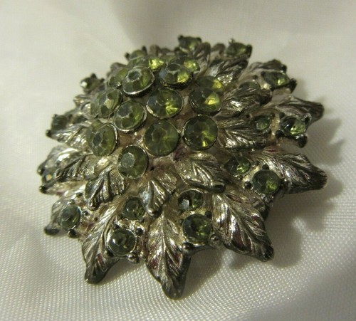  Vintage Brosche mit grünen Strasssteinen Blumenfassung 1930’s or 40’s Style       - Bild 1 von 7
