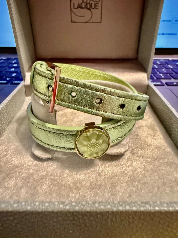 LALIQUE Leather  BRACELET Double Wrap Green Goldtone Buckle W/charm In Box - Image 3 of 4