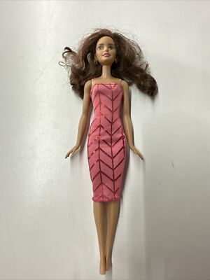 BARBIE DOLL - DOLL MATTEL 2016 W/ Cloth And Earrings