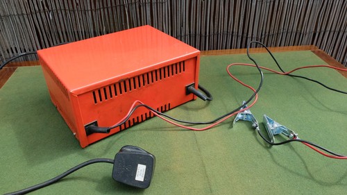 ABSAAR battery charger Made West Germany Car Bike 6v 12 v 6AMP PAT Safety tested - Picture 2 of 3