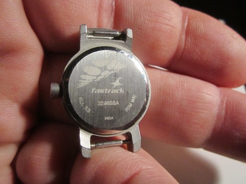 2 FASTRACK WATCHES MADE IN INDIA NO BANDS BOTH NEED NEW BATTERIES TO RUN BBA33A - Picture 6 of 6