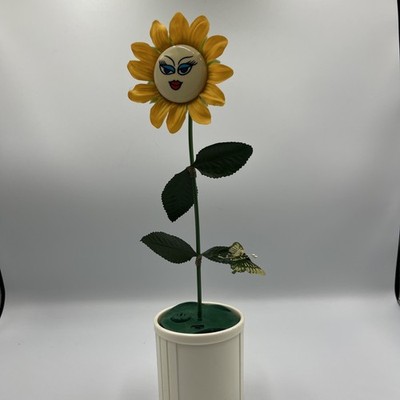 フラワースマイル　置物 ビンテージ　70s Solar-Powered Dancing Flower Eco-friendly Bobble head Solar