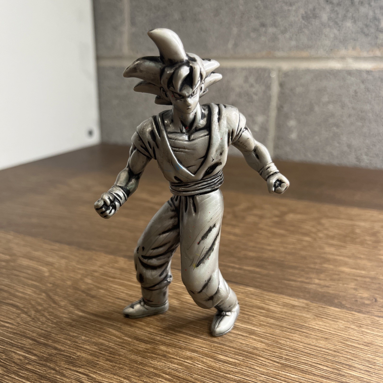 2000 Burger King Dragon Ball Z Silver Metallic Goku Action Figure Kids Meal Toy