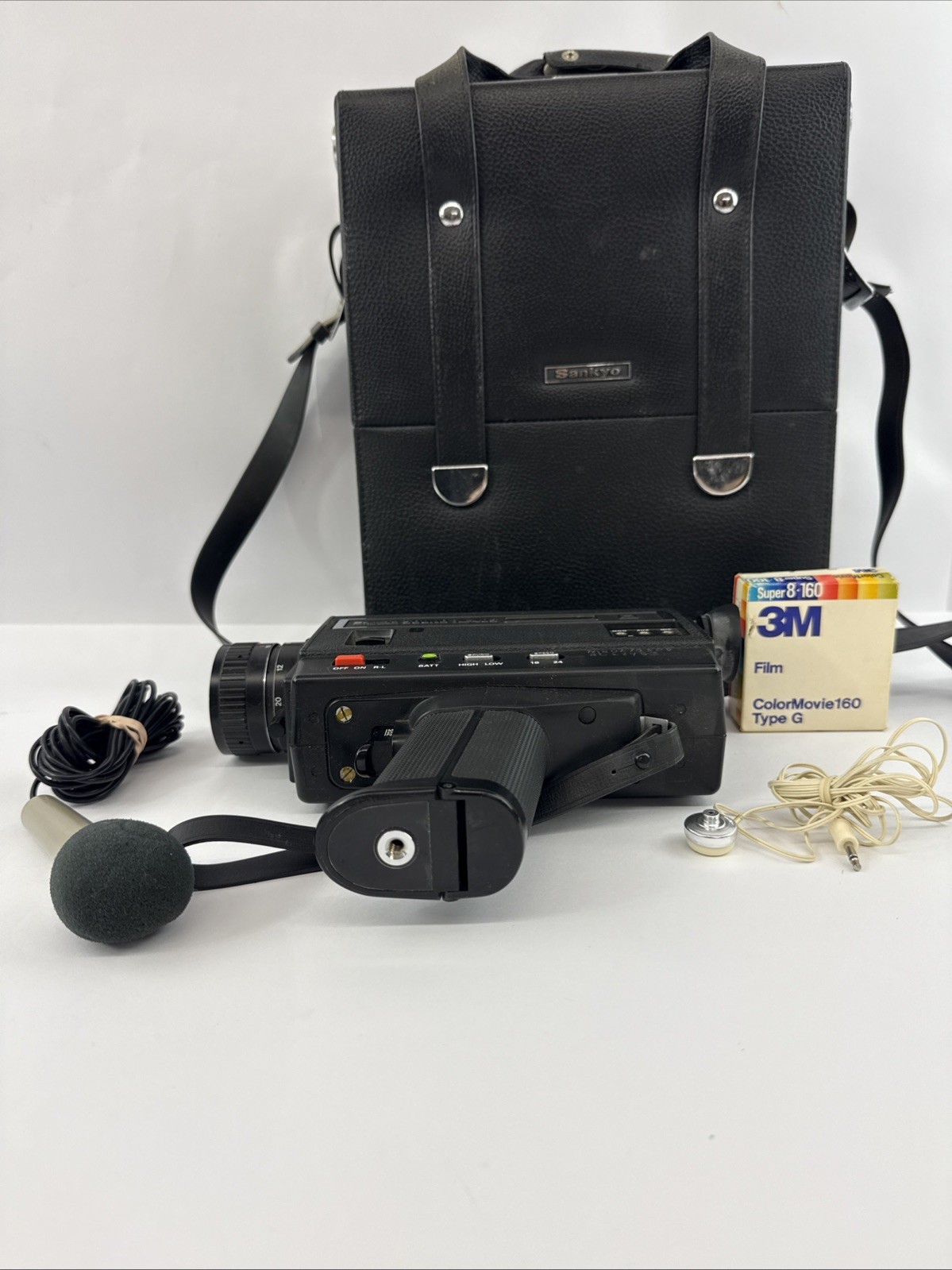 Sankyo Sound XL-40S Super Film Cinema Movie Camera w/ Microphone