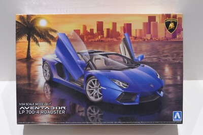 AOSHIMA LAMBORGHINI AVENTADOR LP 700-4 ROADSTER SCALE 1:24 MODEL