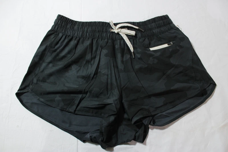 vuori clementine 2.0 athletic performance camo shorts