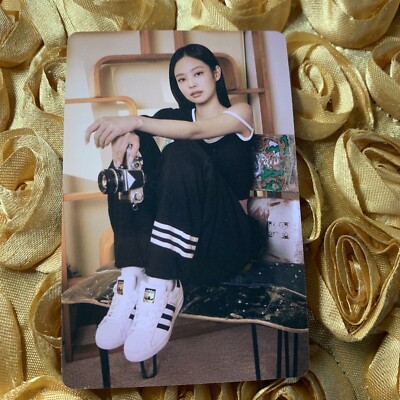Jennie BLACKPINK Group Born Pink Tour Celeb K-pop Girl Photo Card White Black 2