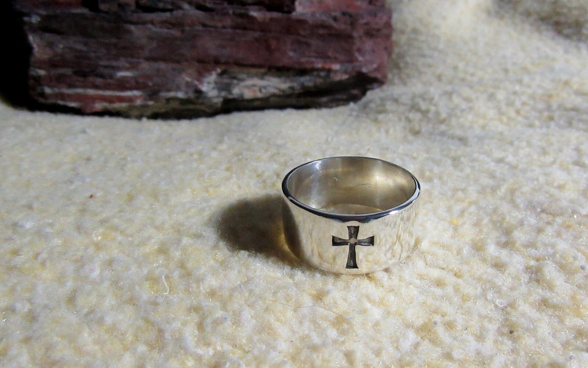 James Avery Retired 925 Sterling Silver Wide Cross Band Ring Size
