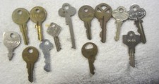 13 ad lot collection of vtg keys,steampunk,project,crafts