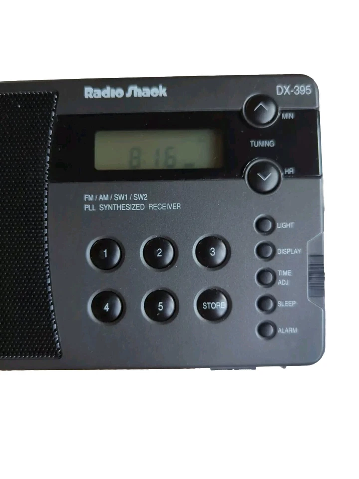 Radio Shack Shortwave Radio 1999 DX-395 Portable - Working W Manual - Image 3 of 4