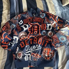 Mens Small Pro Standard Detroit Tigers Mash Up Logo Satin Jacket Button Down NWT