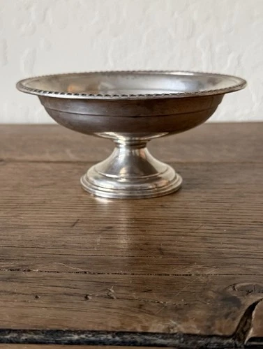 Lunt Sterling Silver Pedestal Compote Dish 168g Weighted 5.75” dia Gadroon Trim